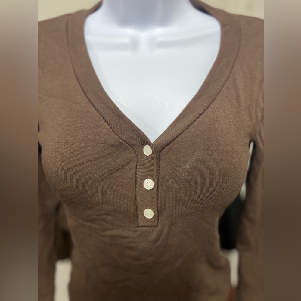 OGL Eco-Mousse®2.0 Quarter Henley Brami Top - Picture 3 of 10